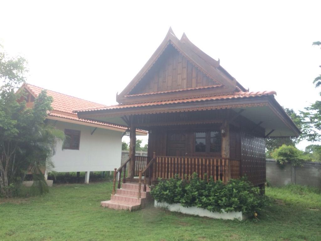 Plaifah Resort Ubon Song Khon Esterno foto