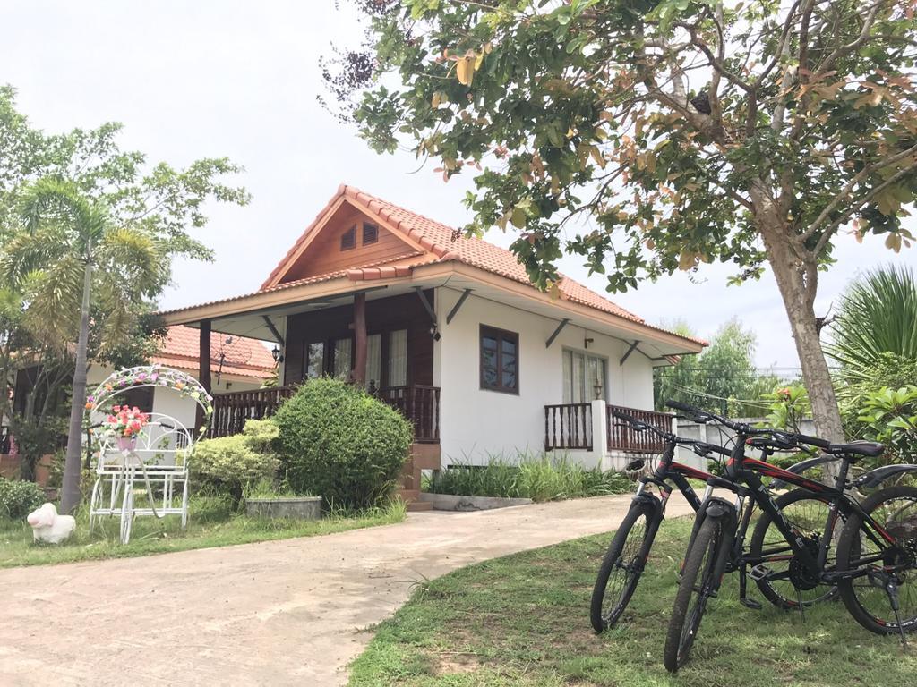 Plaifah Resort Ubon Song Khon Esterno foto